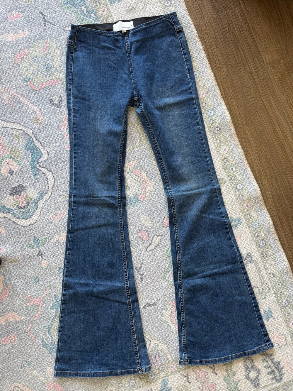 Low Waisted Bell Bottom Jeans
